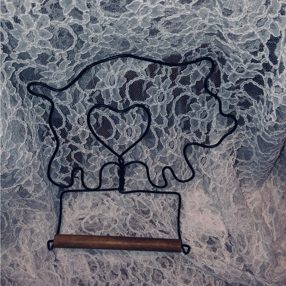 Black and Brown Wall Decor Hooks with Heart Design - Picture 5 of 5